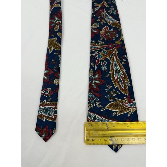 Neck Tie by Camden court - Blue Floral Design - Picture 3 of 3